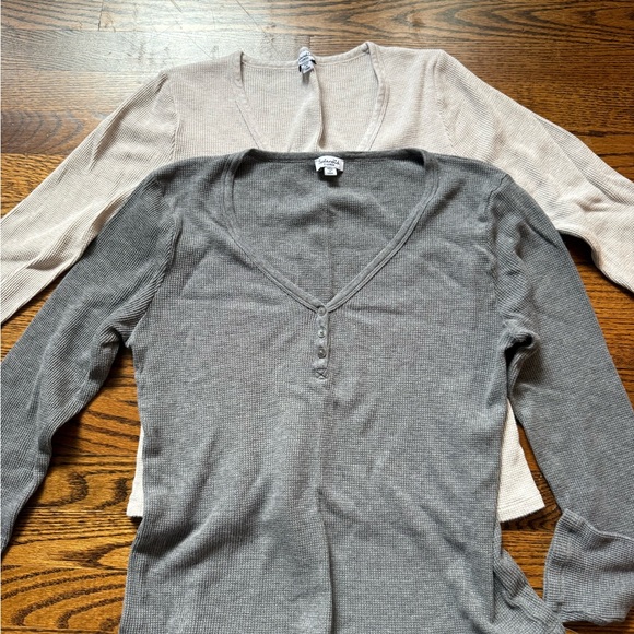 Two Splendid Gray and Beige Women's V-Neck Waffle Tops - Picture 1 of 4